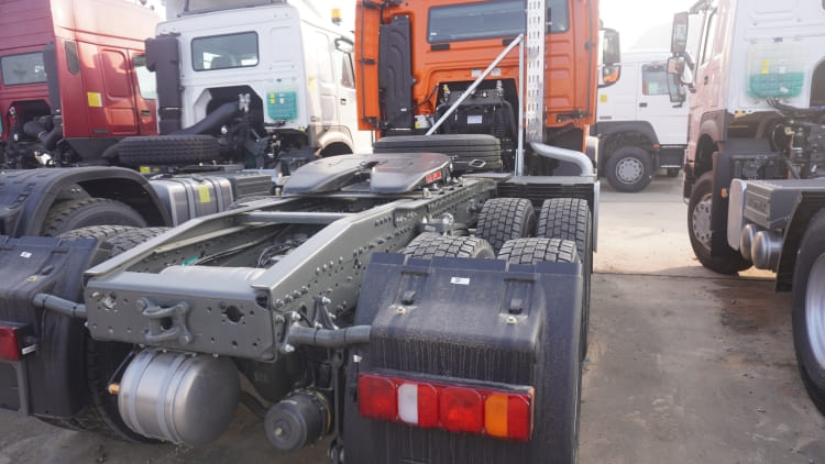 Sinotruk Howo Truck Tractor Head 430 6&times;4 for Sale in Zimbabwe