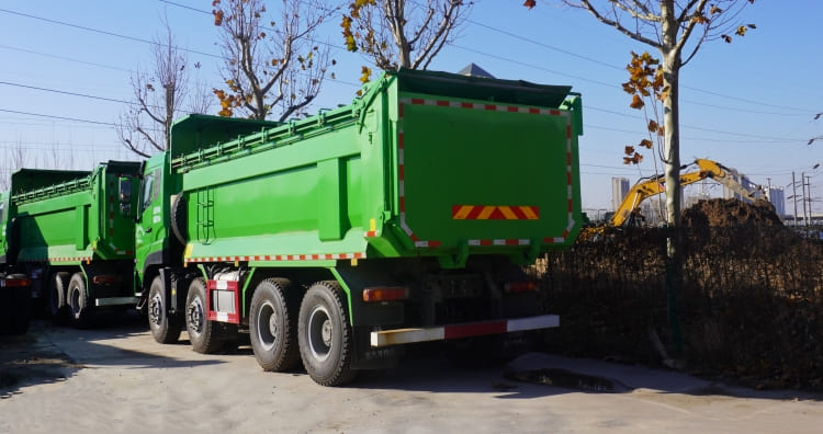 Sinotruk Howo 6x4 D7W 400HP Tipper Truck for Sale in Zimbabwe