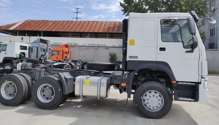 Howo Sinotruk 371 6x4 Tractor Truck for Sale in Zimbabwe