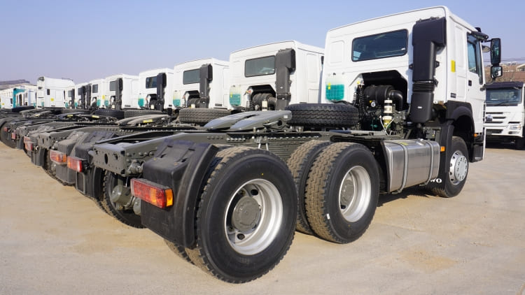 Sinotruk Howo 371 6x4 Tractor Truck for Sale in Zimbabwe