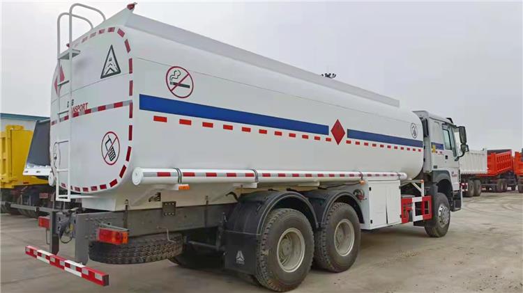 Cheap Howo 371 Liquid Tanker Truck for Sale in Zimbabwe Mutare