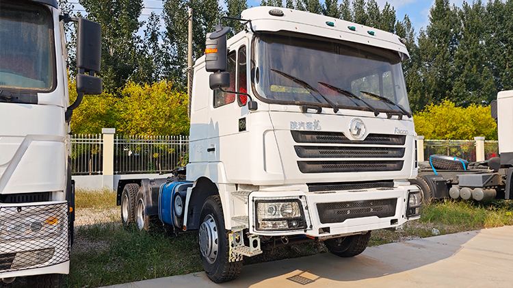 Used Shacman F3000 6x4 Tractor Truck for Sale in Zimbabwe