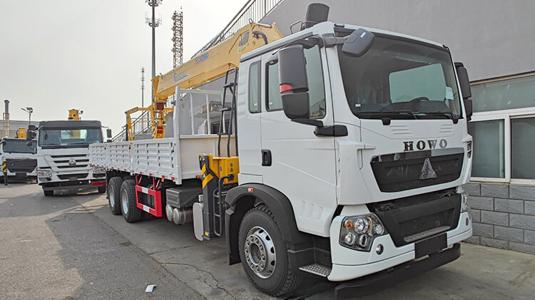 Vehicle Mounted Crane for Sale in Zimbabwe