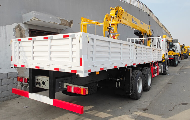 Vehicle Mounted Crane for Sale in Zimbabwe