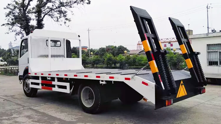 Sinotruk Howo 4x2 Rollback Tow Truck for Sale in Zimbabwe