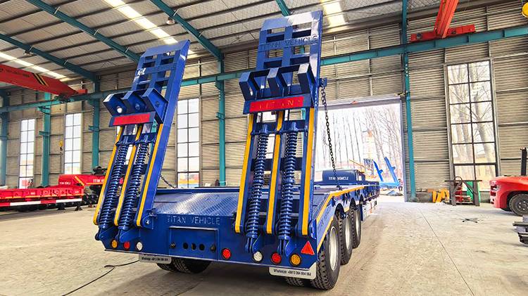 3 Axle 80 Ton Heavy Duty Lowbed Trailer for Sale in Zambia